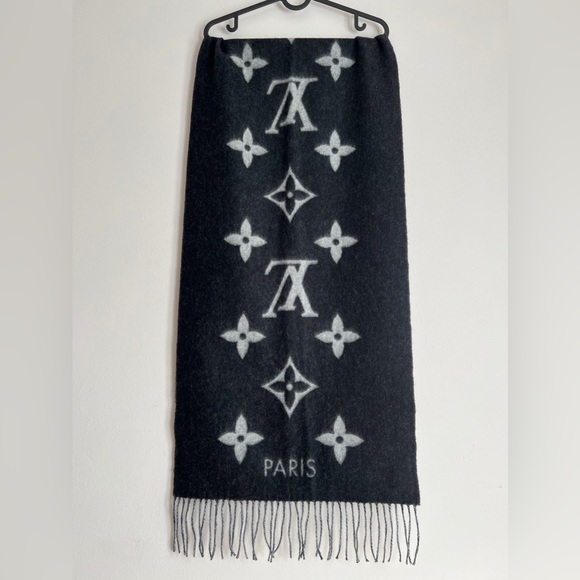 Louis Vuitton 100%Cashmere Scarf M71040 - Picture 2 of 7